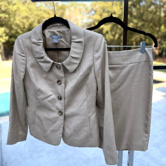 Ann Taylor Size 4P Women's 2-Piece Skirt Suit w/ Blazer Jacket Tan - Picture 3 of 4
